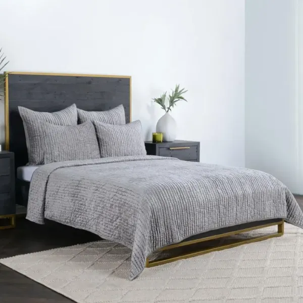 Beata Modern Classic Grey Velvet Quilt - Queen