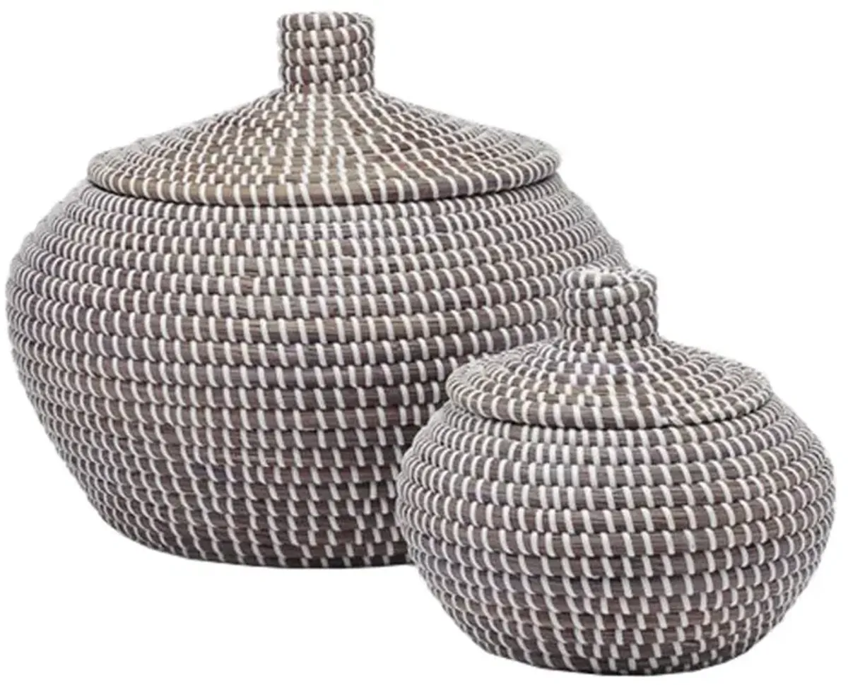 Pigeon and Poodle Roslyn White Woven Grey Seagrass Round Basket - Set of 2