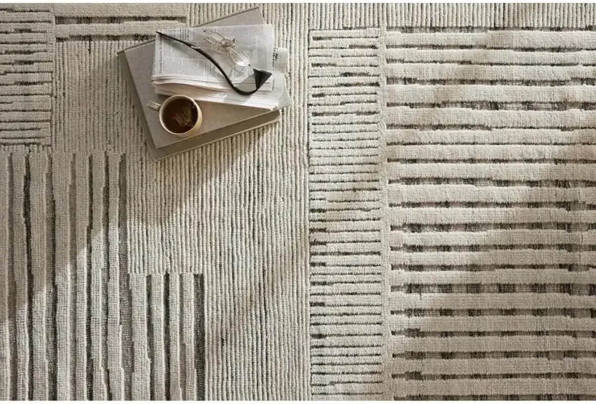 Grayson Modern Classic Grey Wool Abstract Patterned Hand Knotted Rug - 4'x6'