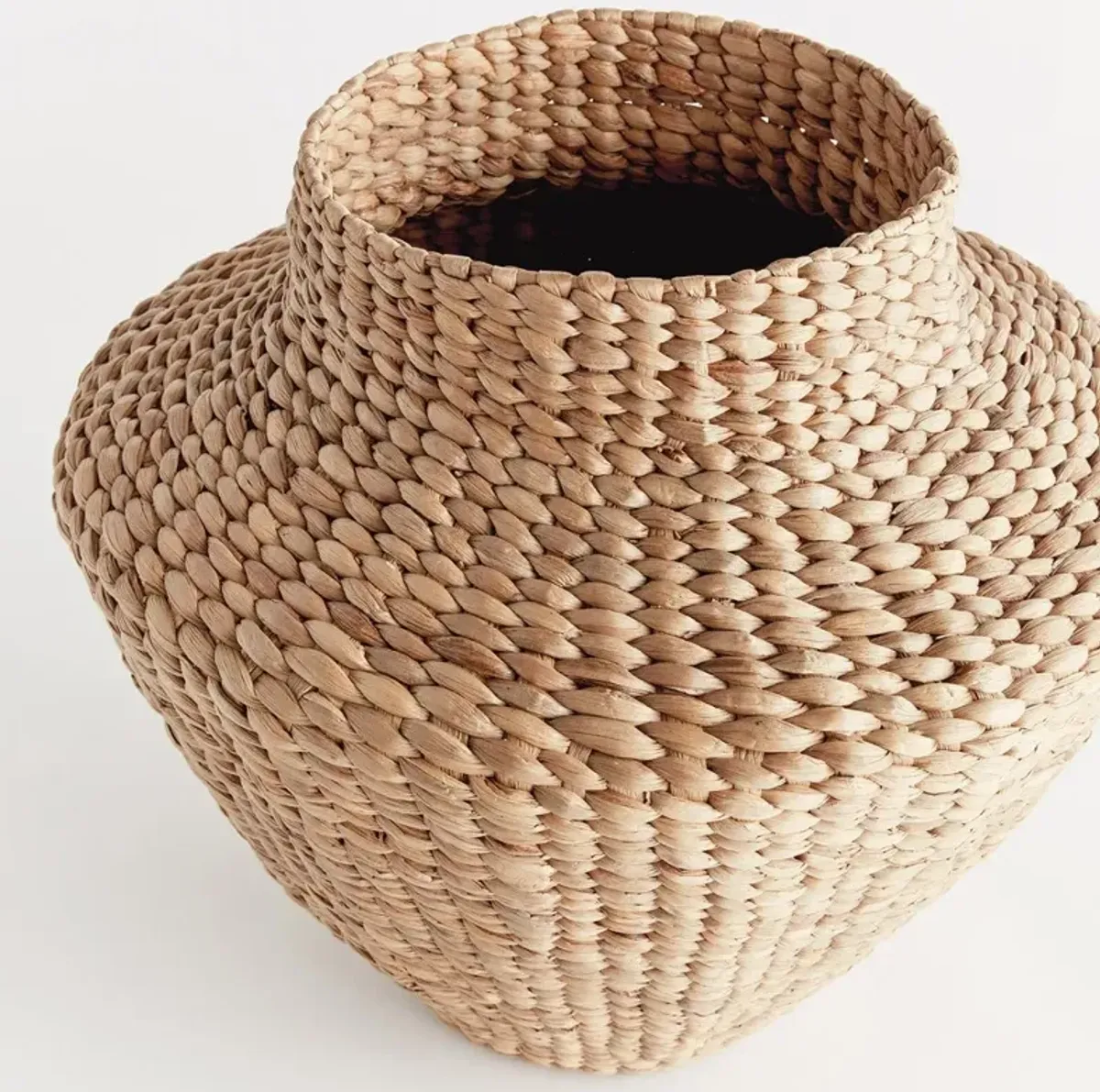 Evienne French Country Natural Woven Water Hyacinth Decorative Vase
