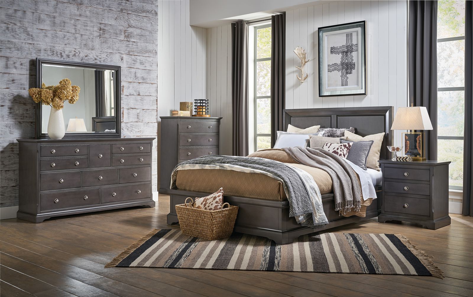 Georgetown 4-piece King Panel Bedroom in Grey