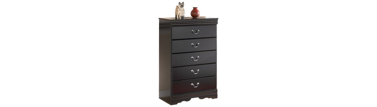 Huey Vineyard Chest of Drawers