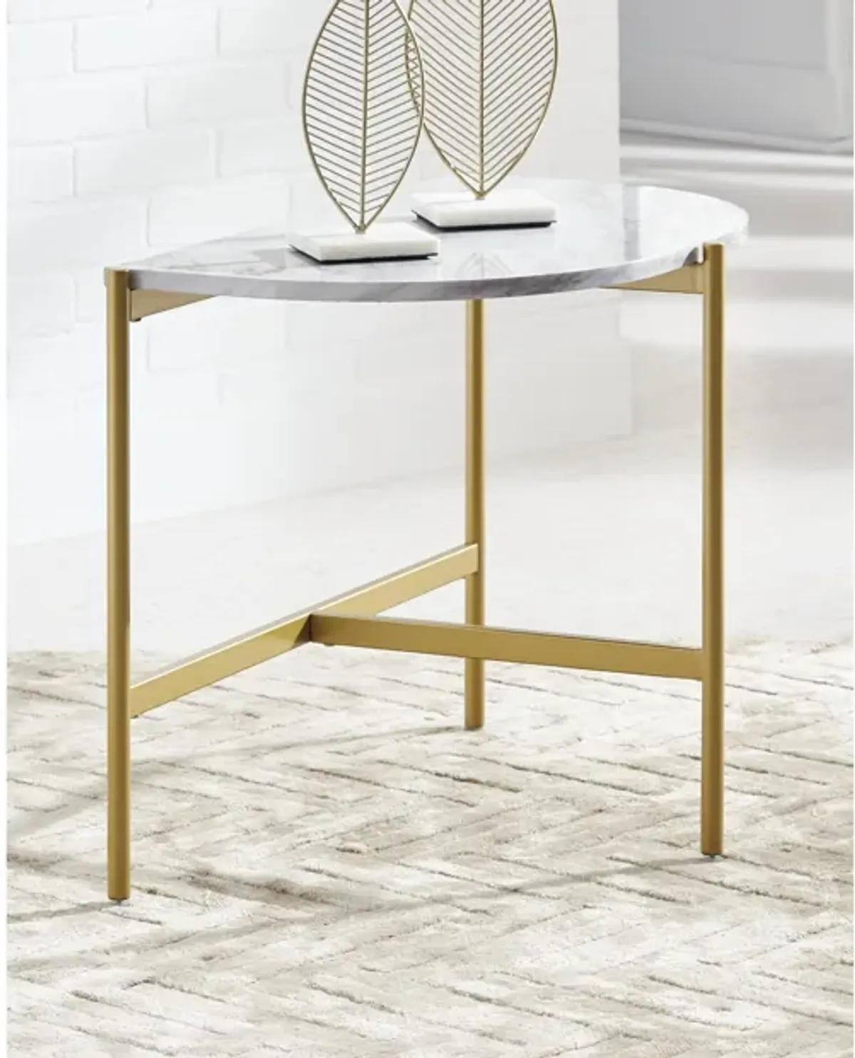 Wynora Chairside End Table