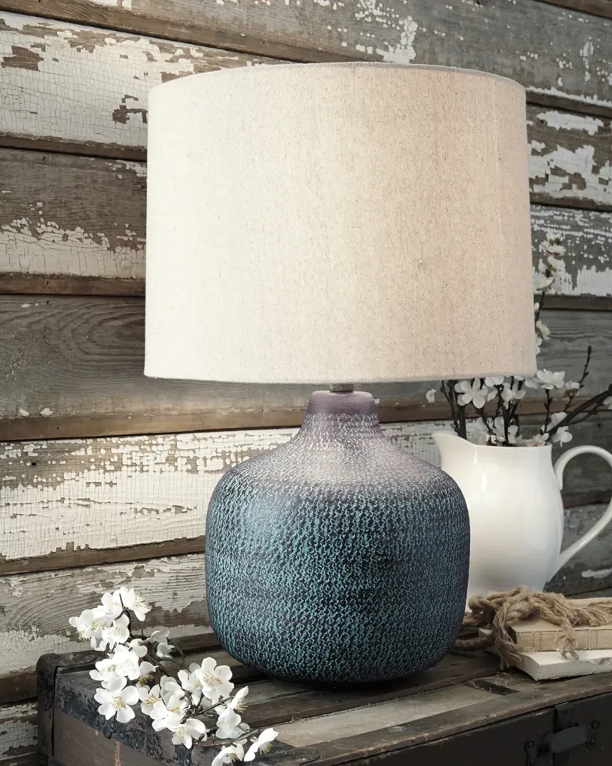 Malthace Table Lamp