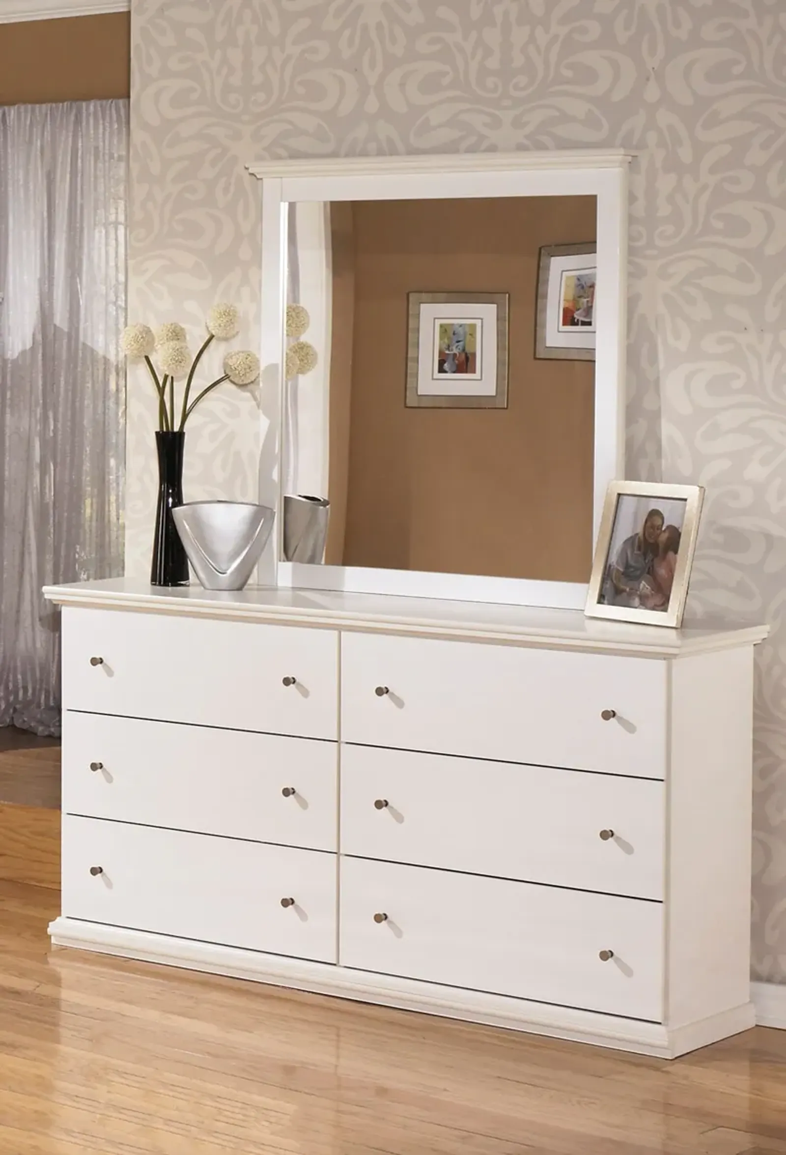 Bostwick Shoals Dresser