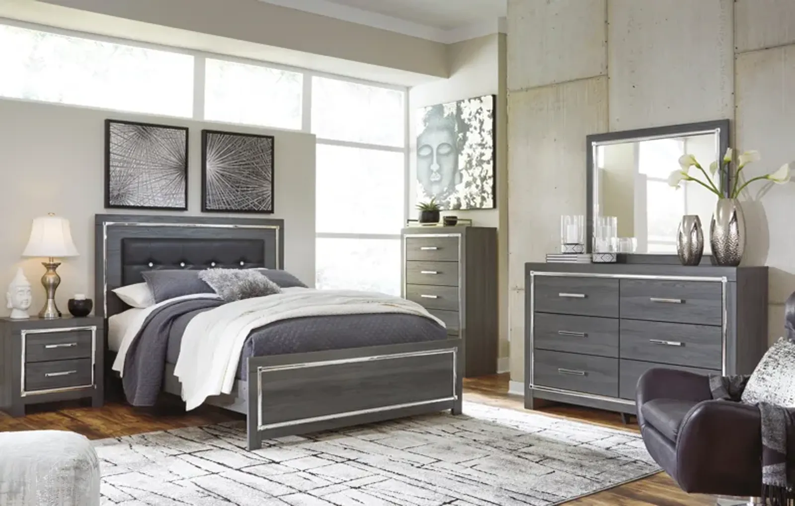 Lodanna 4-Piece King Upholstered Panel Bedroom Set