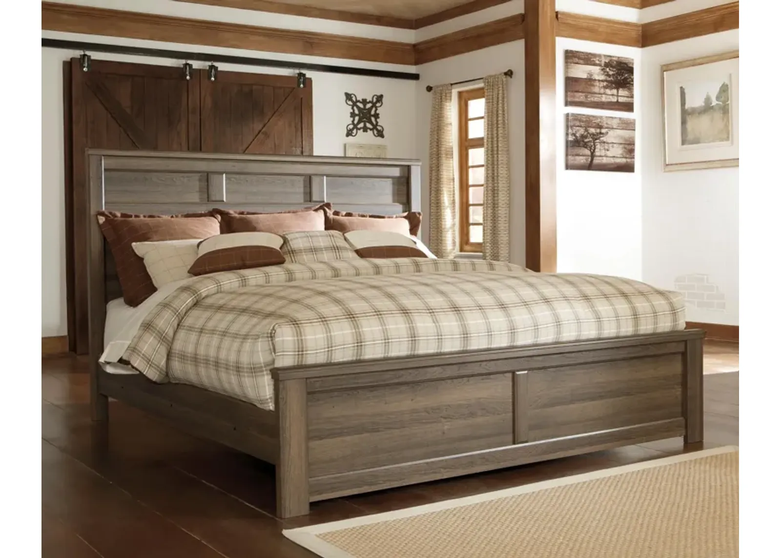 Juararo California King Panel Bed