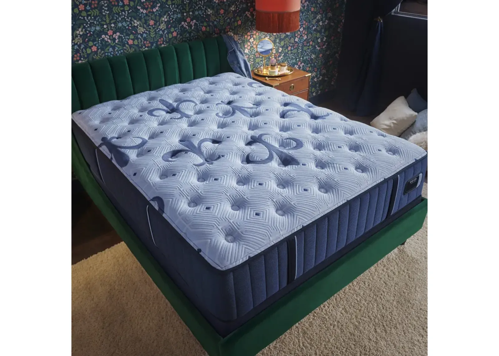 Stearns & Foster Estate Firm Tight Top Queen Mattress