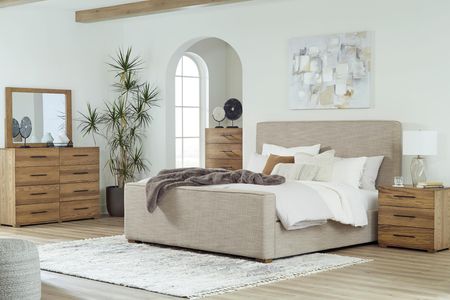 Dakmore 5-Piece King Upholstered Bedroom Set