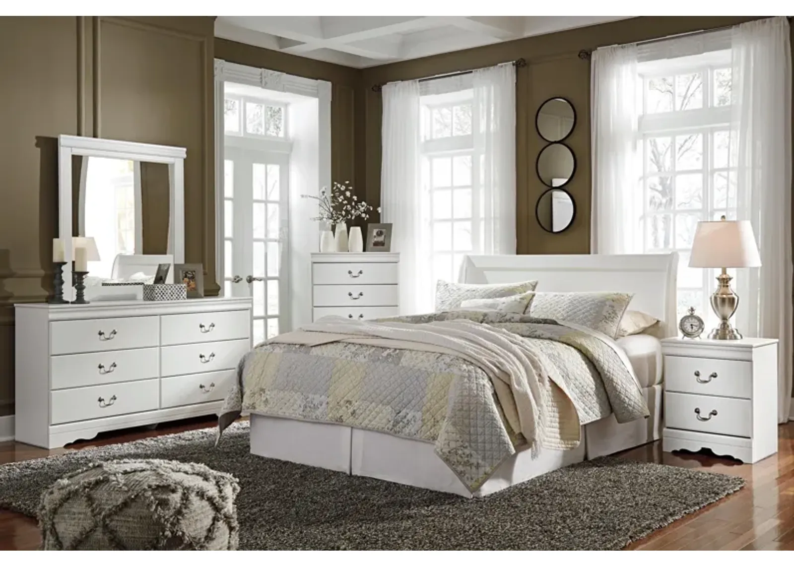 Anarasia 4-Piece Queen Sleigh Bedroom Set