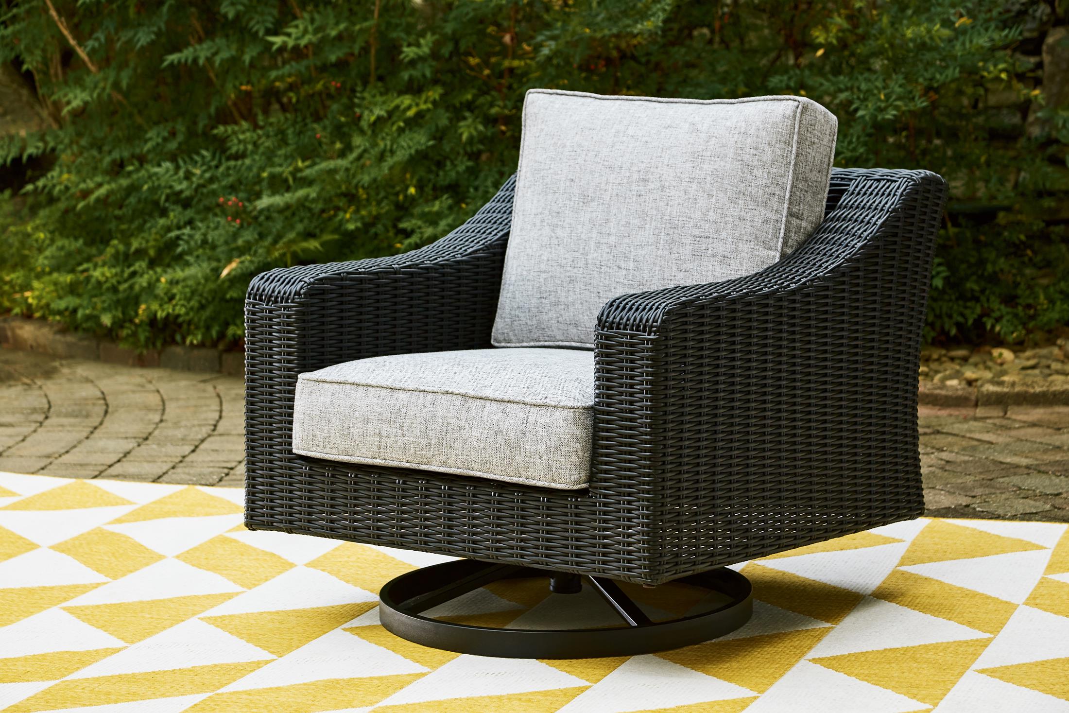 Beachcroft Outdoor Swivel Lounge Chair