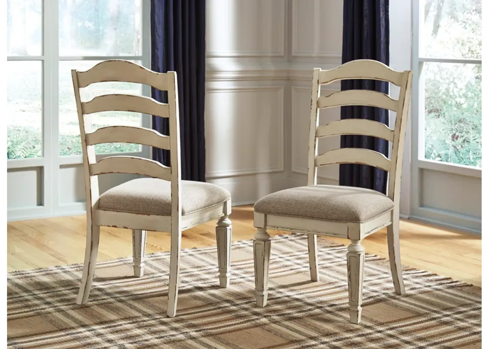 Realyn Dining Chair (Set of 2)