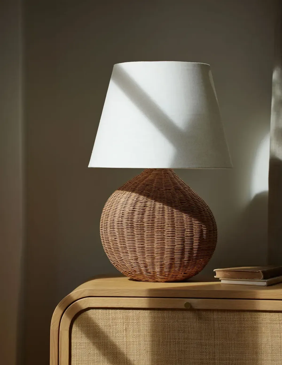 Palta Table Lamp