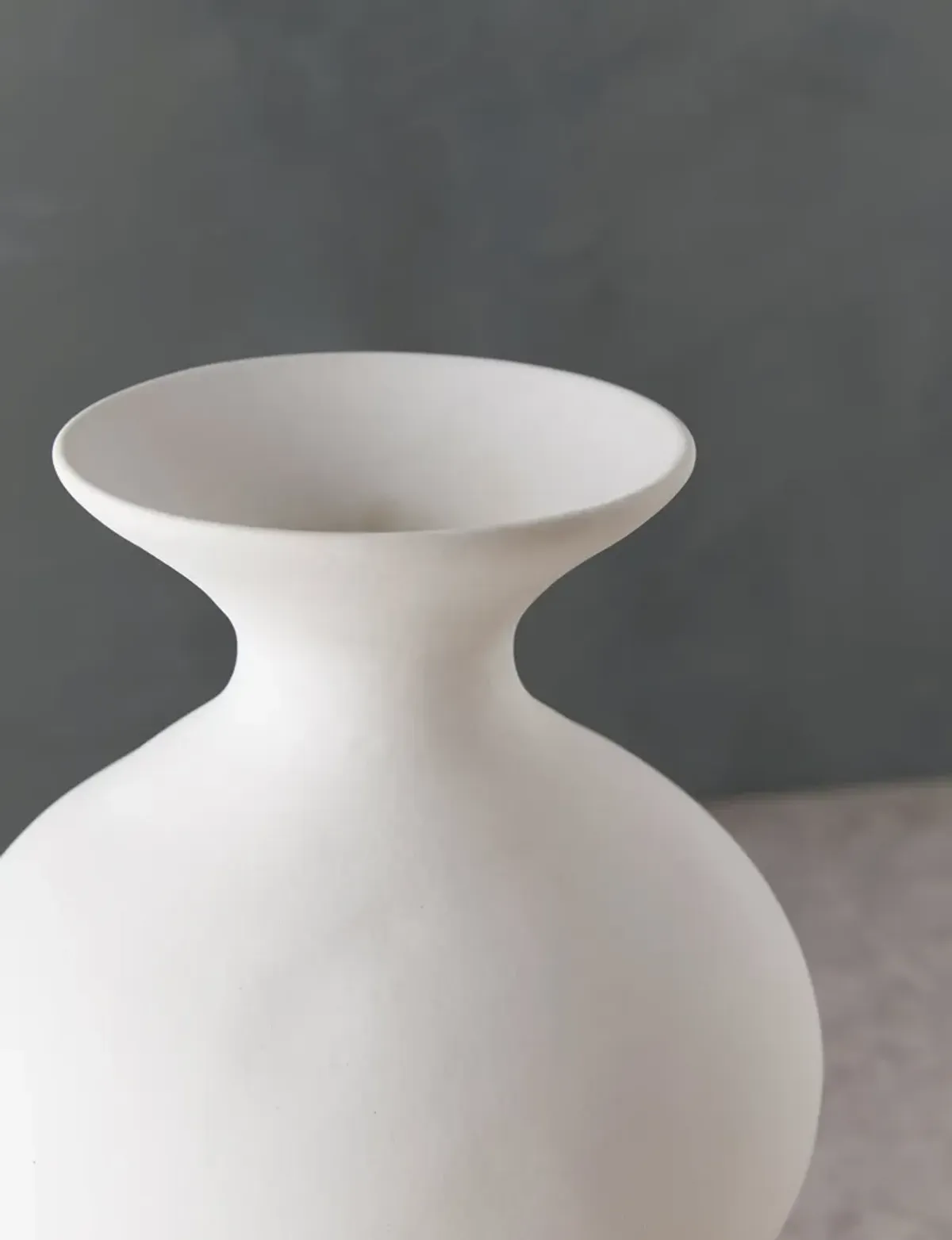 Calista Vase