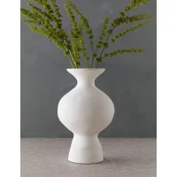 Calista Vase