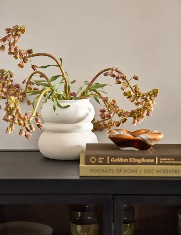 Naya Vase