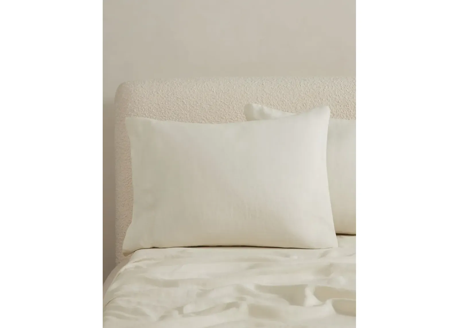 Essie Hemp Pillowcases (Set of 2) by Sarah Sherman Samuel