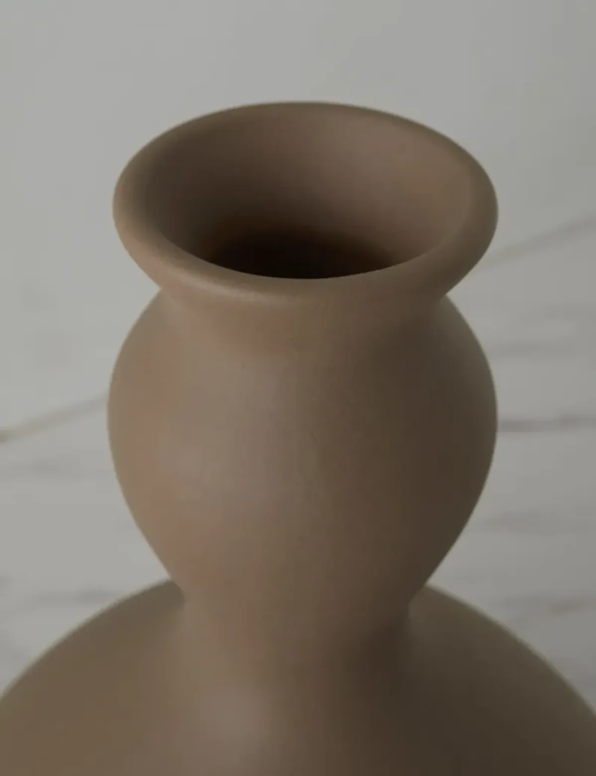 Elias Vase