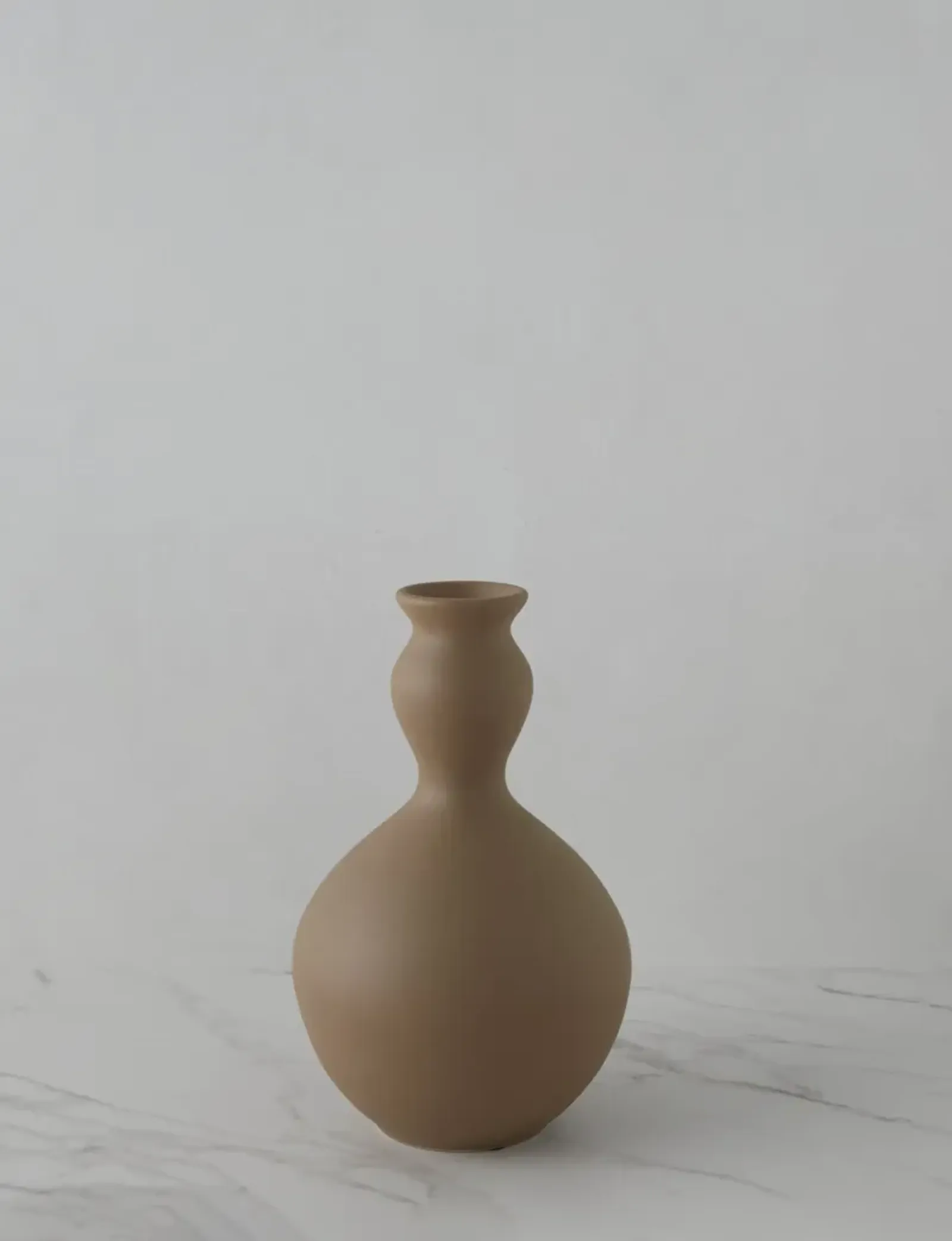 Elias Vase