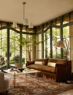 Poiret and Antique Bronze color