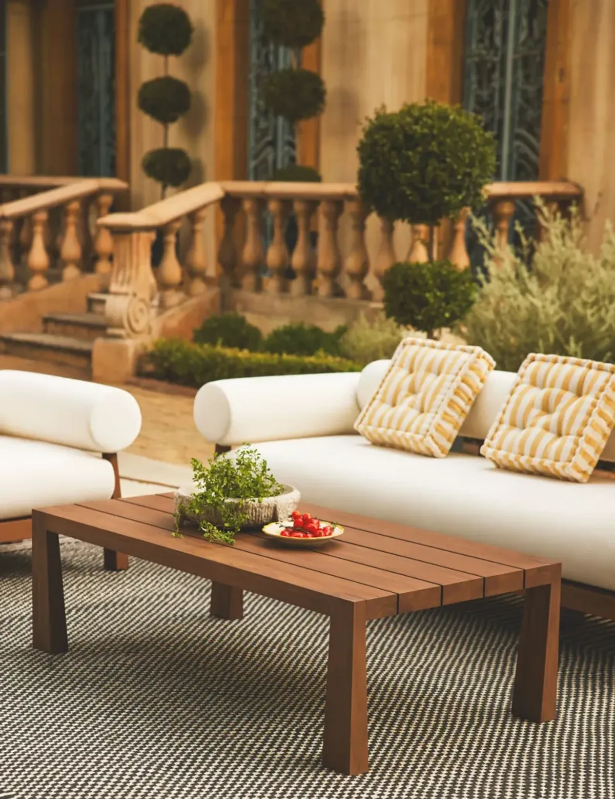 Bassano Outdoor Coffee Table