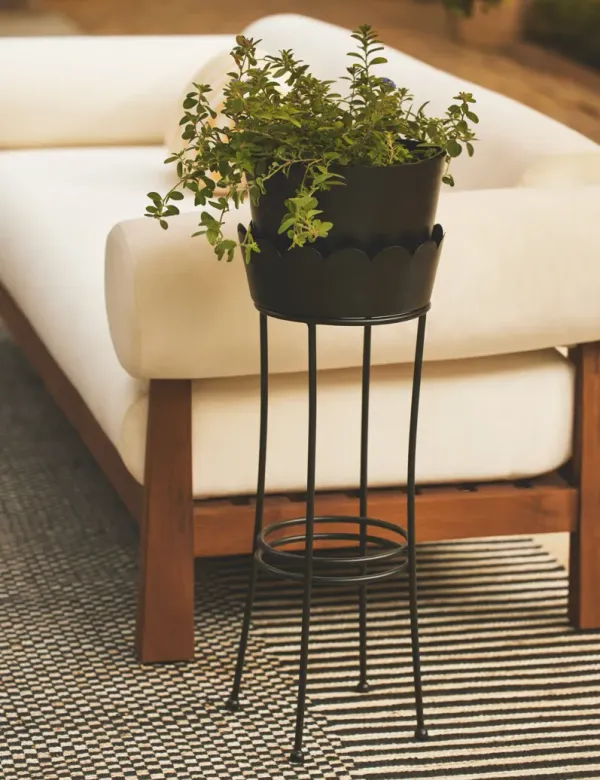 Onyx Indoor/Outdoor Planter