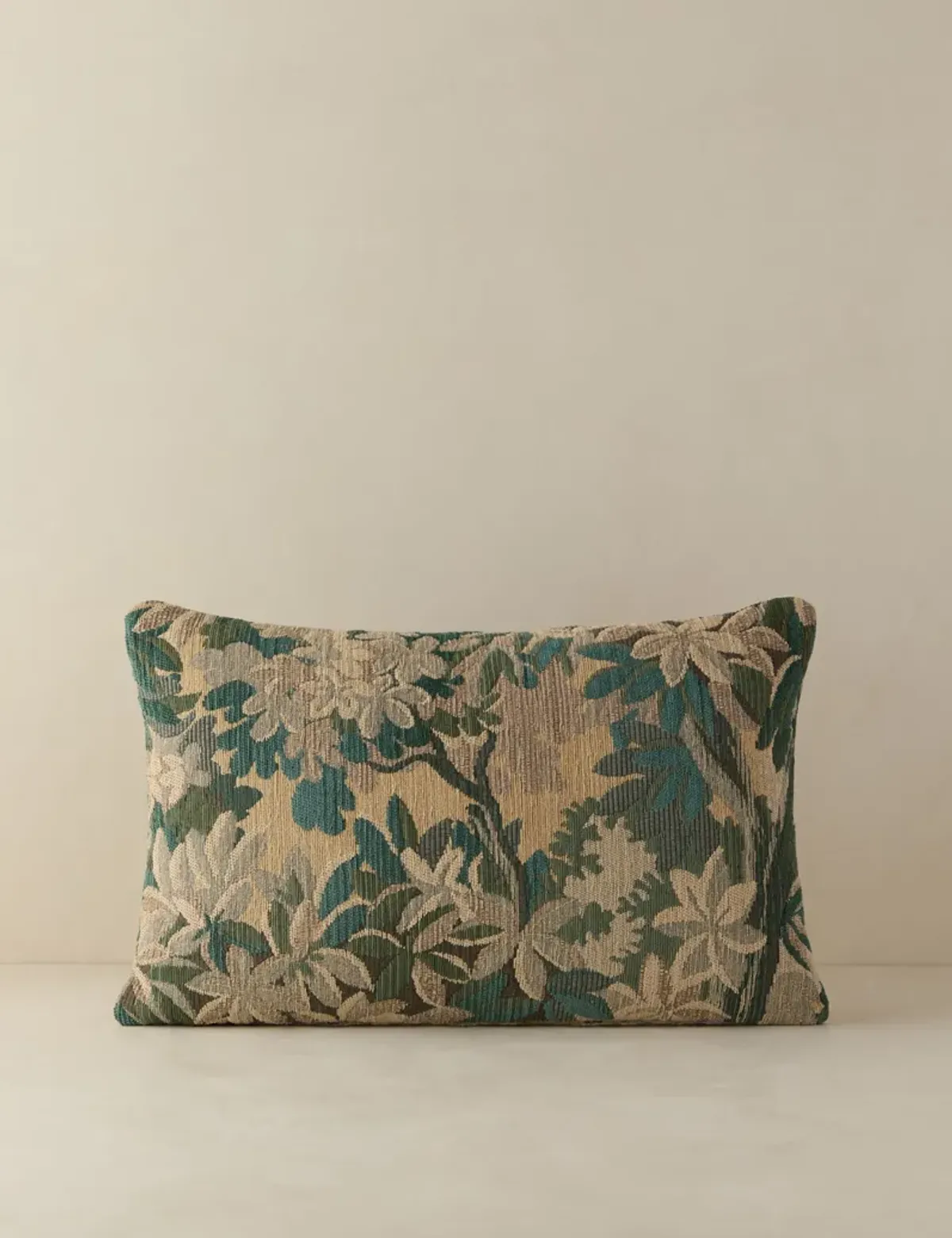 Mariata Pillow