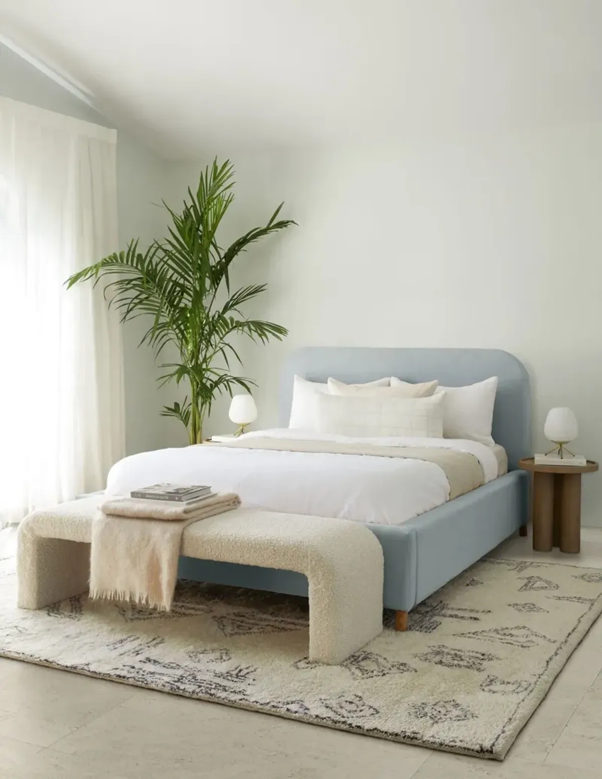 Solene Platform Bed