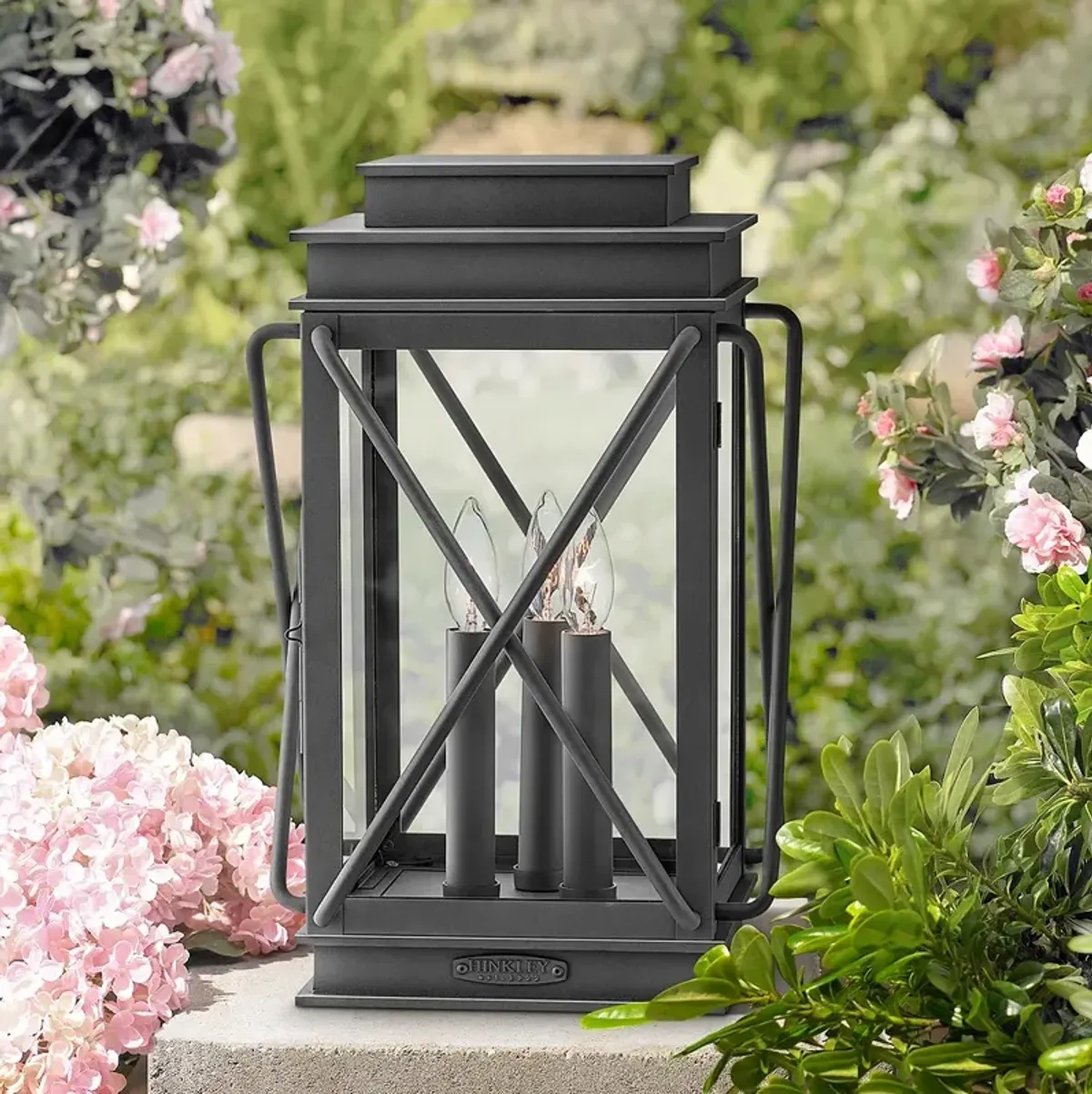 Hinkley Montecito 18 1/2" High Museum Black Outdoor Pier Light