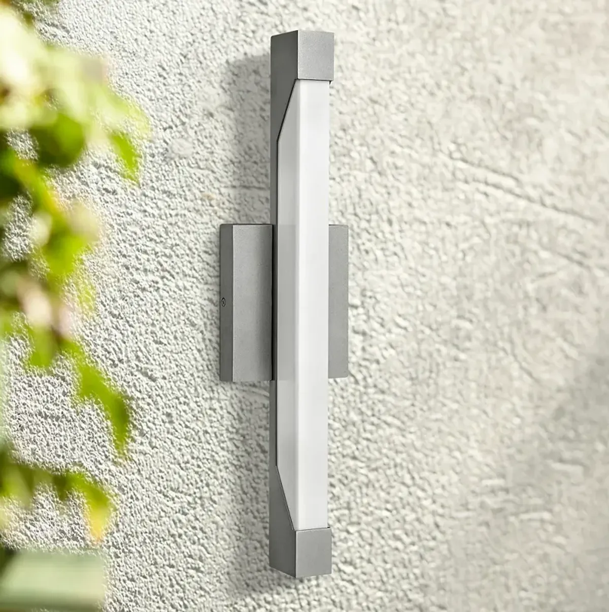 Hinkley Vista 18 3/4"H LED Titanium Outdoor Wall Light