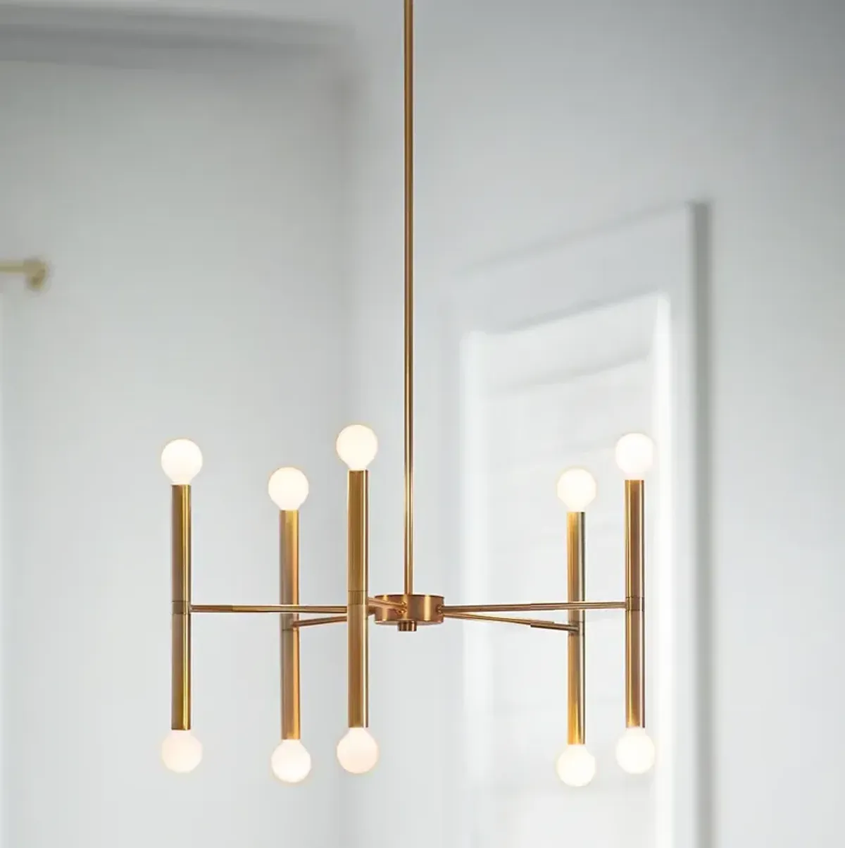 Hinkley Millie 24" Wide Lacquered Brass 10-Light Chandelier
