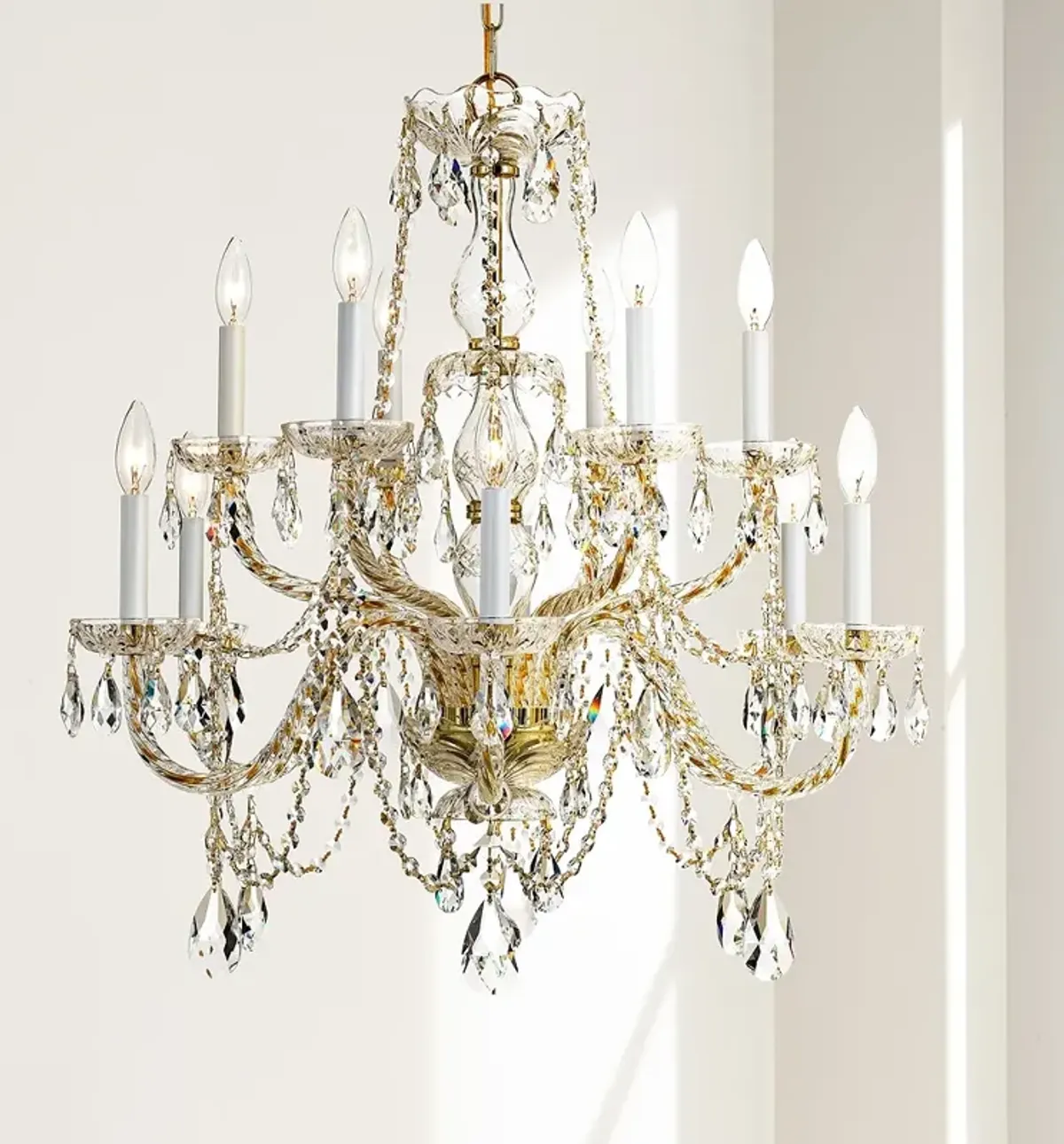 Traditional Crystal 31"W 12-Light Polished Brass Chandelier