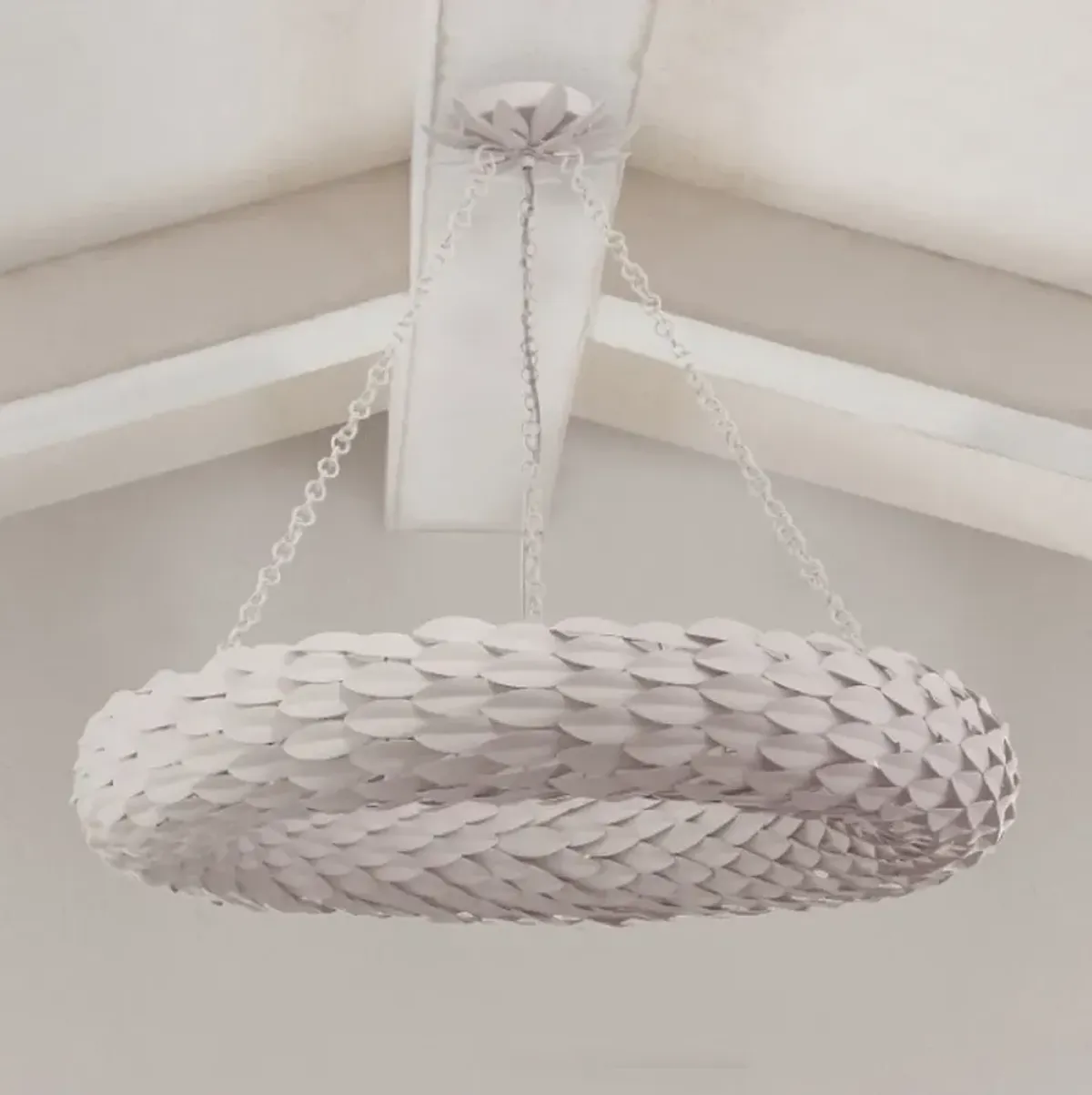 Broche 8 Light Matte White Pendant