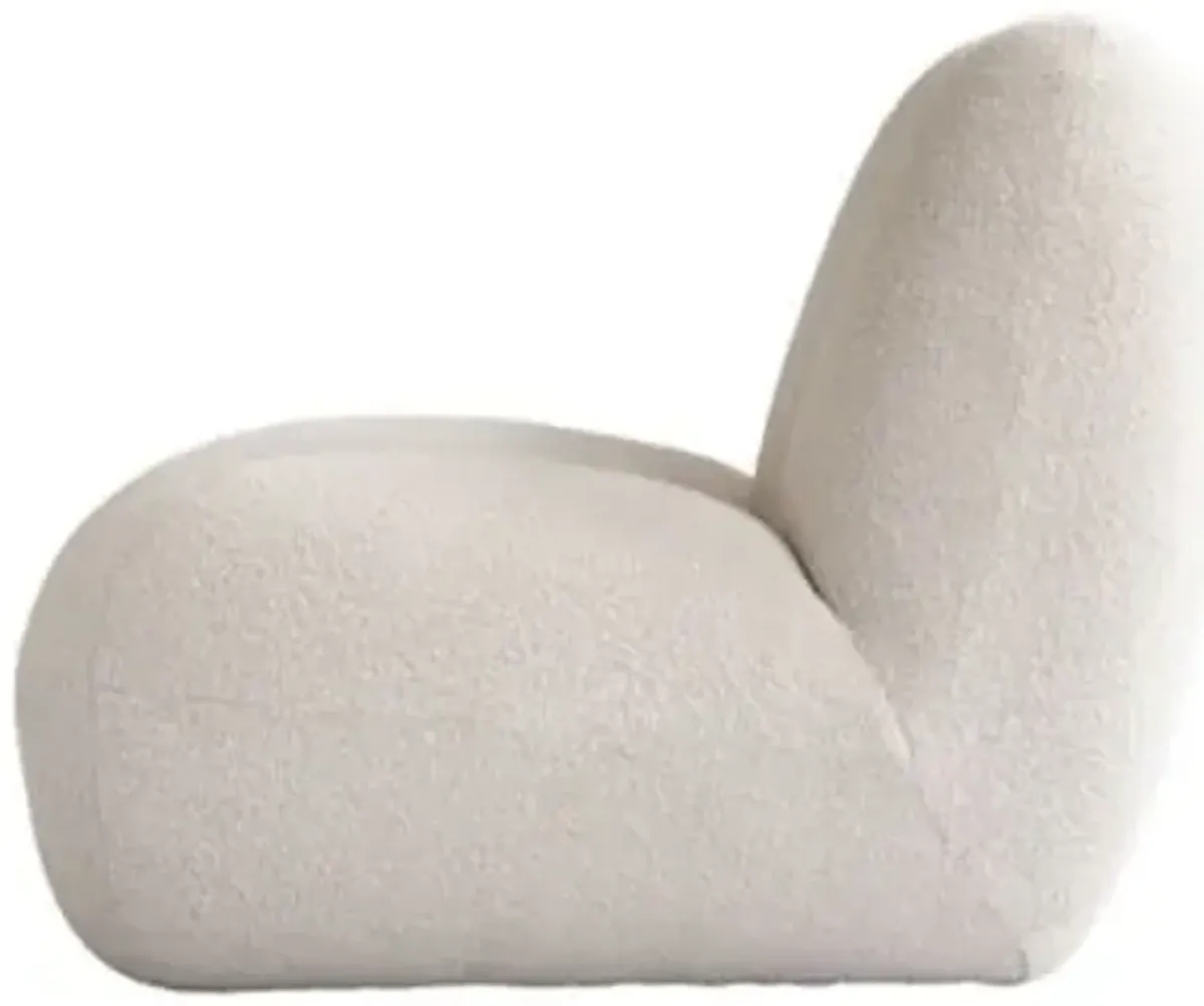 Toe Lounge Chair