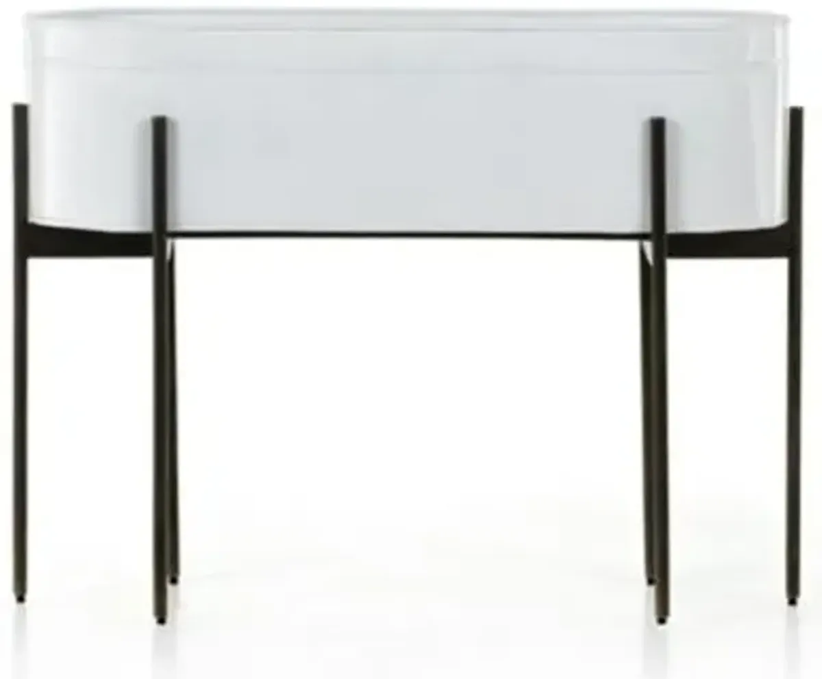 Jed Large Outdoor Planter