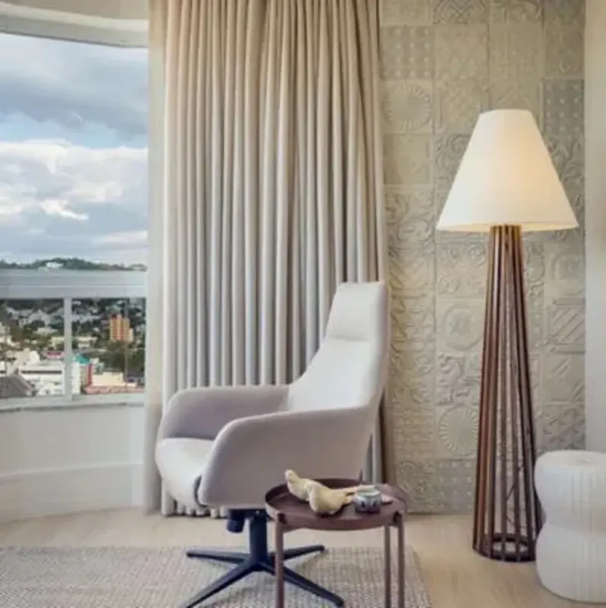 Slatted Floor Lamp
