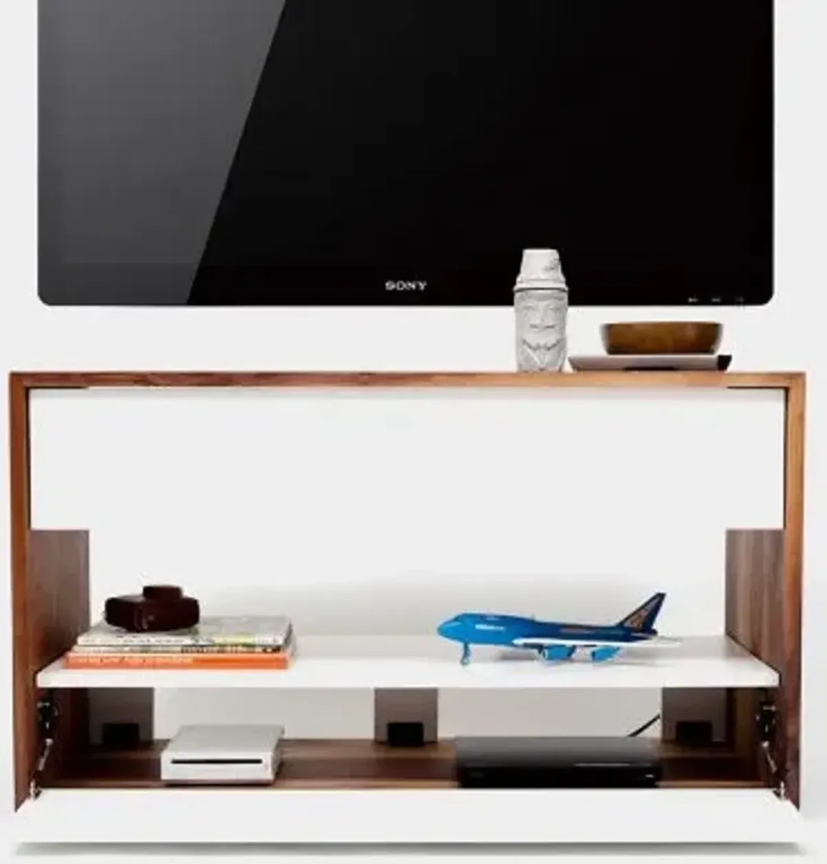 THN 2.5 Media Console