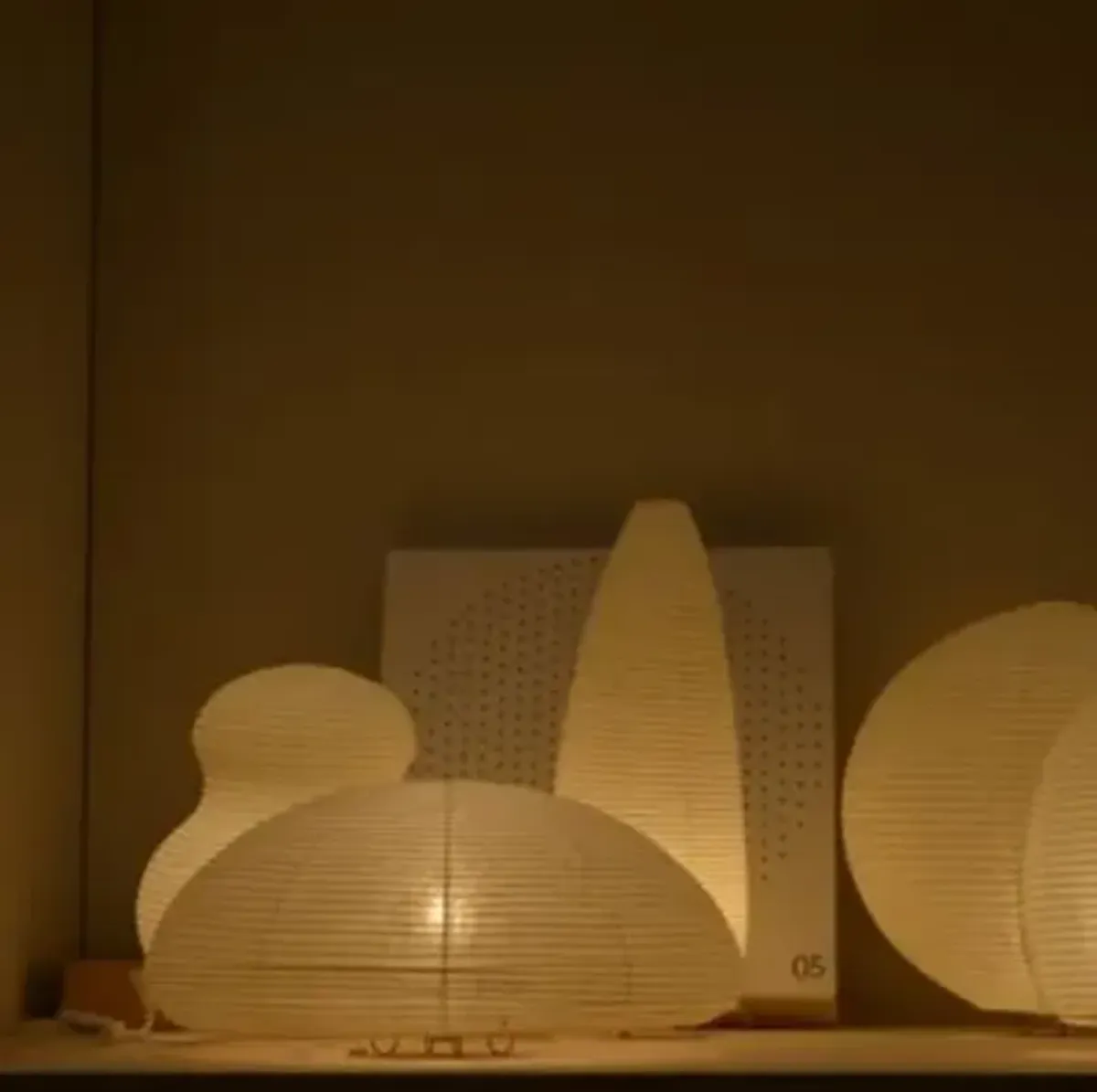 Paper Moon Saucer Table Lamp