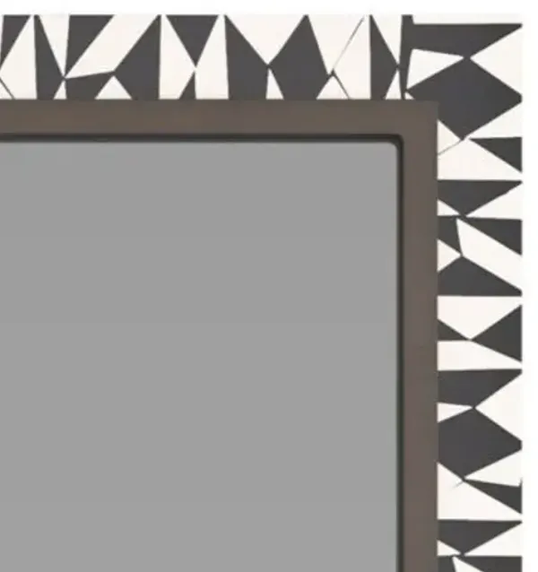 Aghassi Mirror