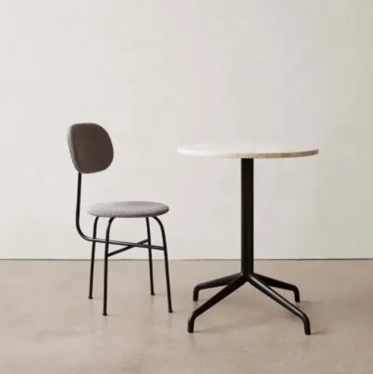 Harbour Column Round Bar Table with Star Base