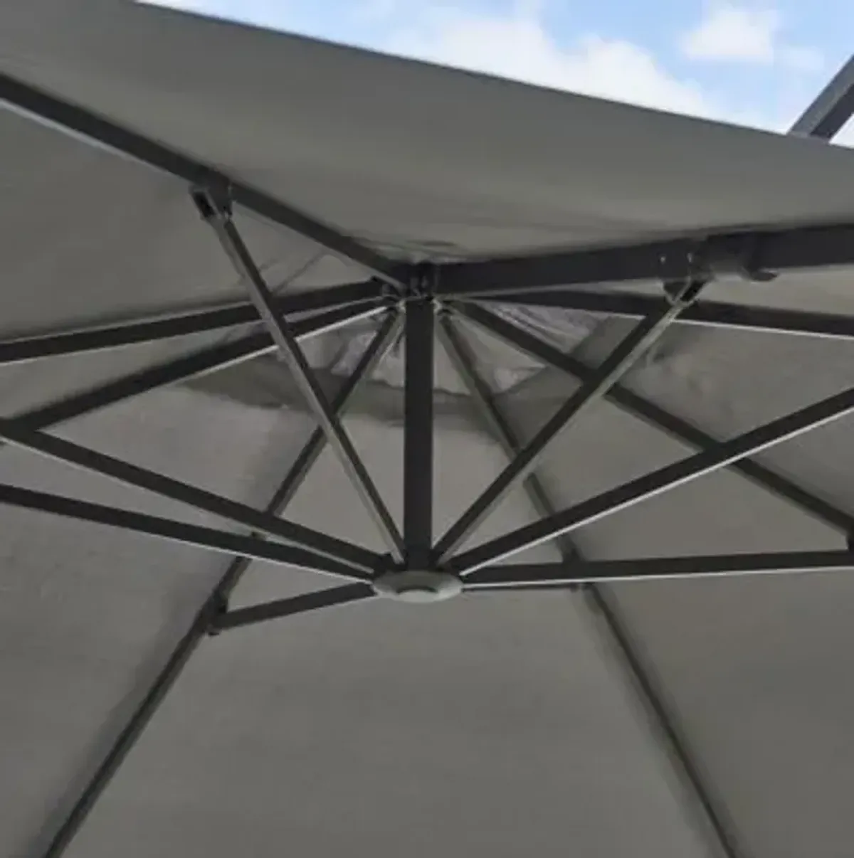 Hyde Luxe Umbrella