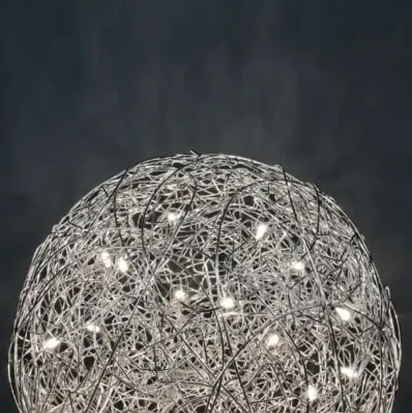 Fil de Fer Outdoor Floor Lamp
