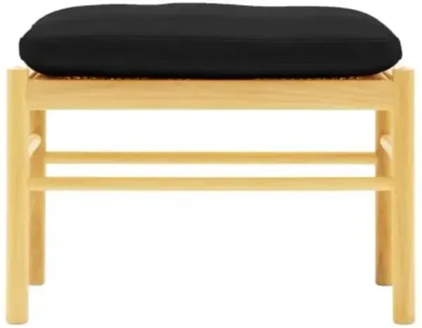 OW149-F Colonial Footstool