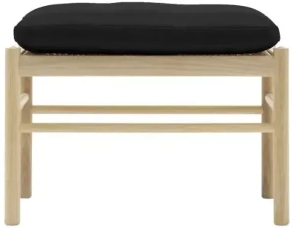 OW149-F Colonial Footstool
