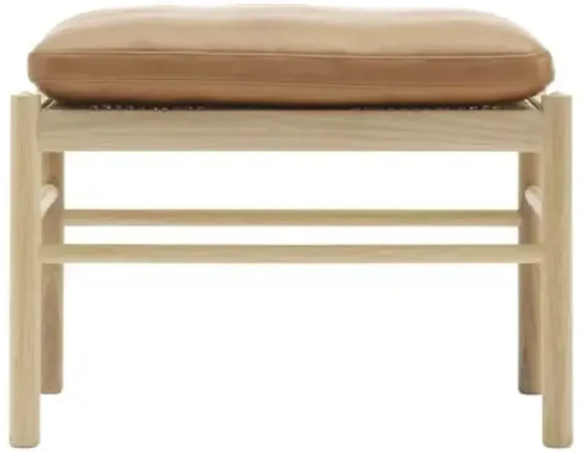 OW149-F Colonial Footstool