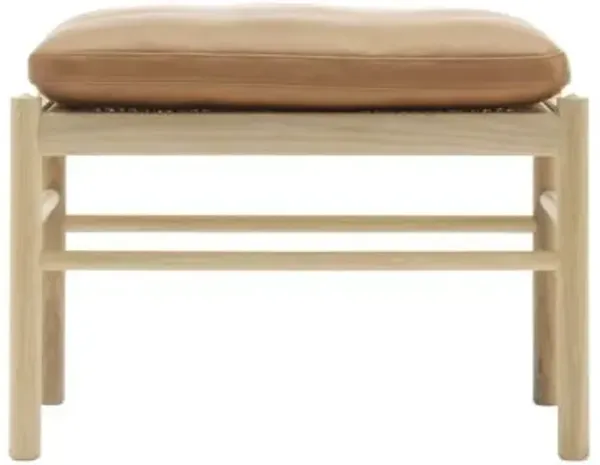 OW149-F Colonial Footstool