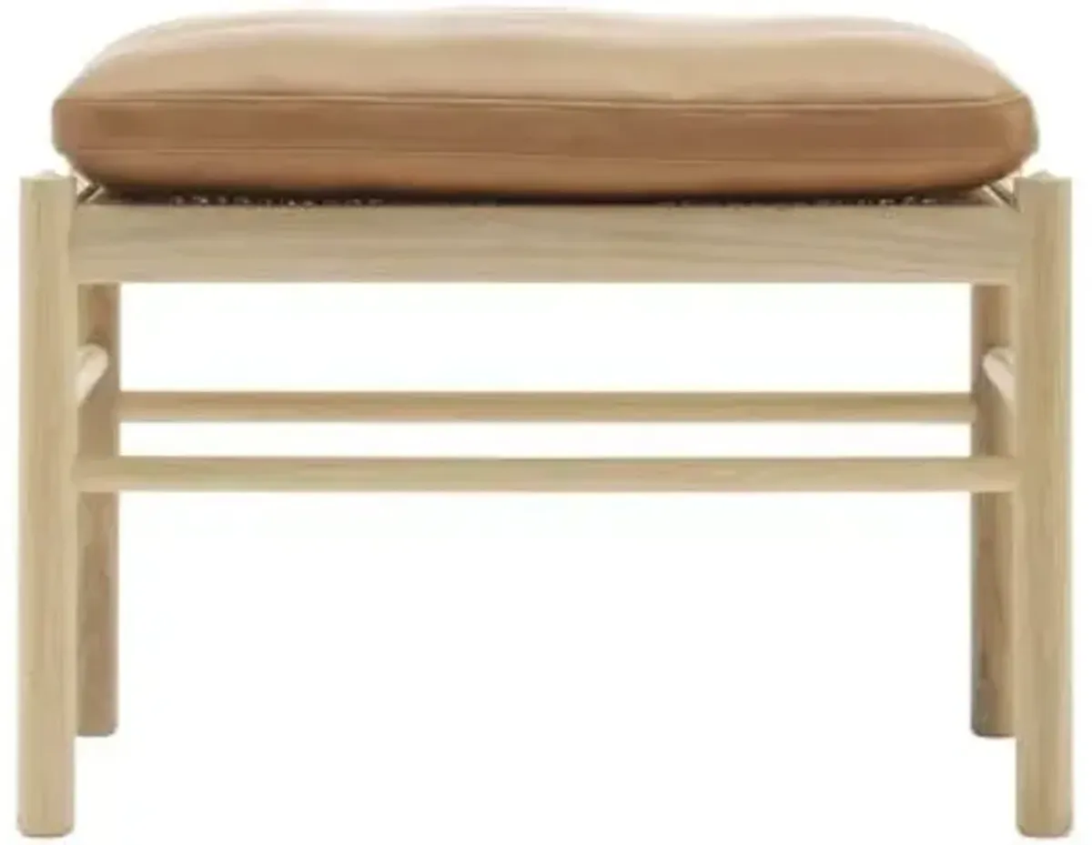 OW149-F Colonial Footstool