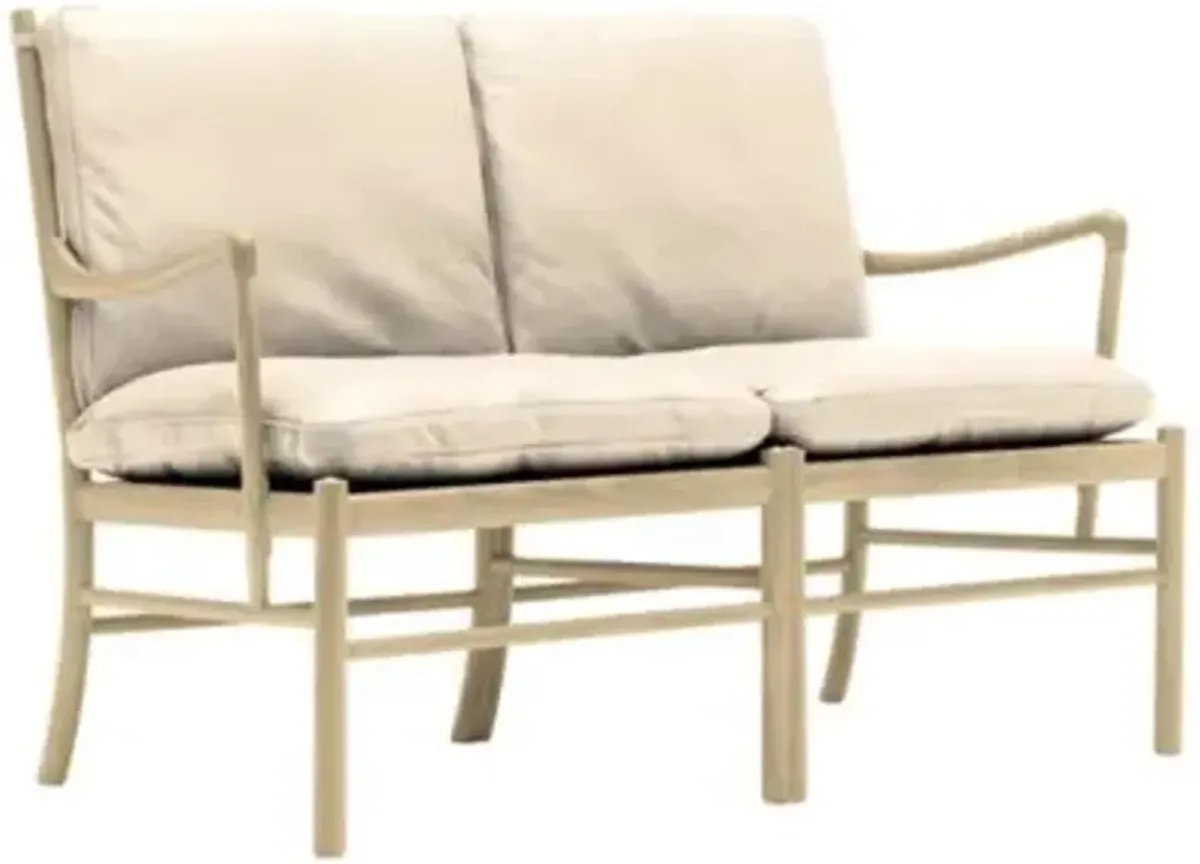 OW149-2 Colonial Sofa