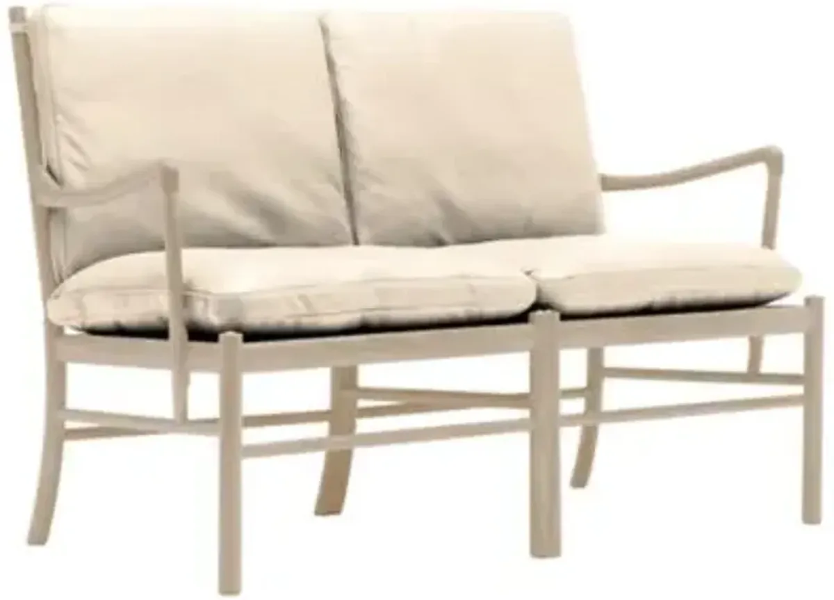 OW149-2 Colonial Sofa