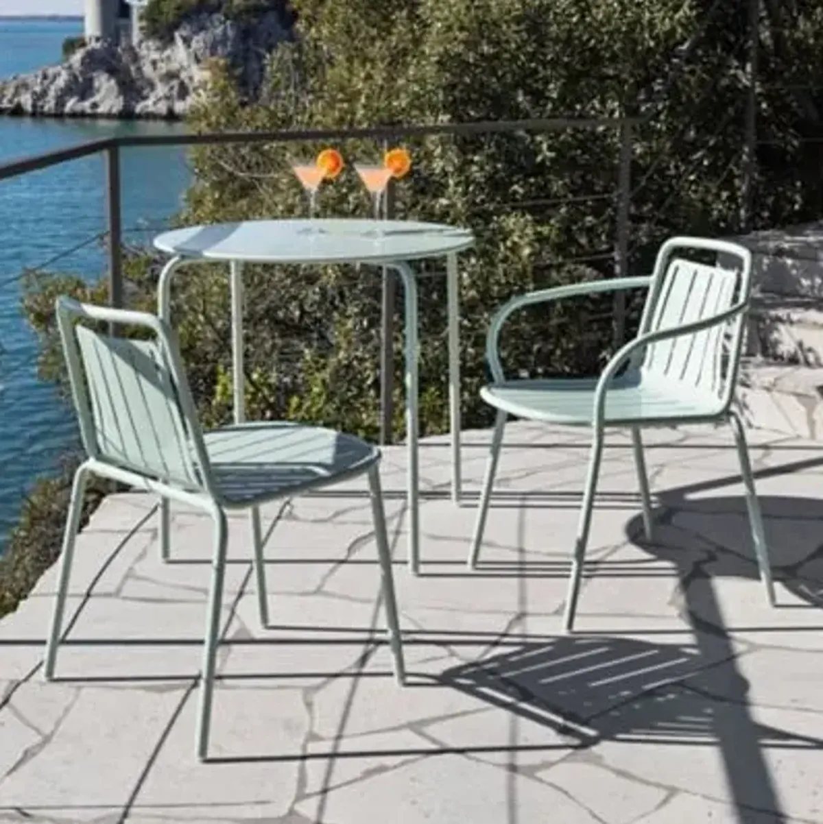 Easy Outdoor Armchair